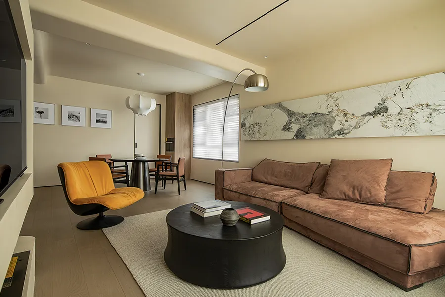 What are the differences between artist